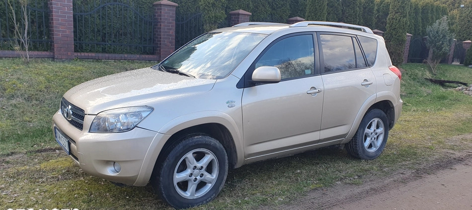 Toyota RAV4 cena 22500 przebieg: 295000, rok produkcji 2006 z Brodnica małe 56